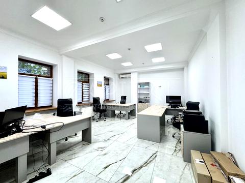 коммерческая по адресу Жилянская ул., 72