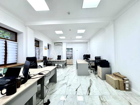 коммерческая по адресу Жилянская ул., 72