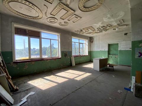 комерційна за адресою Петра Олійника вул. (Валентина Ларіонова), 48