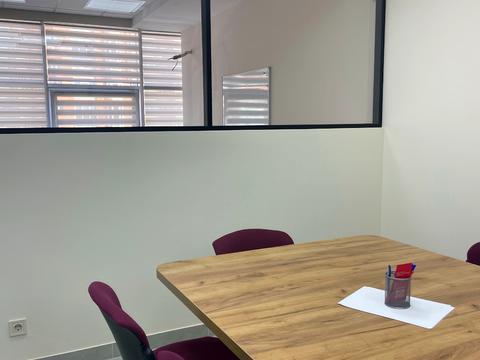 коммерческая по адресу Университетская ул., 3