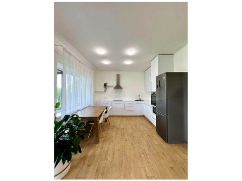 будинок за адресою Кар'єрна вул.