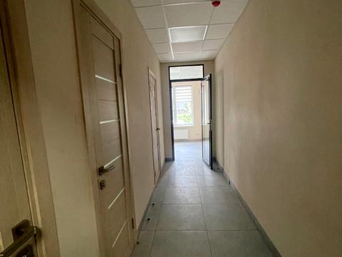 комерційна за адресою Академіка Заболотного вул., 1-А