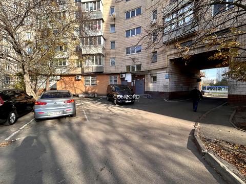 комерційна за адресою Симиренка вул., 14/9