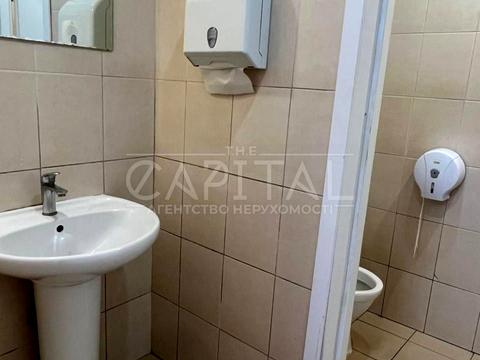 комерційна за адресою Велика Васильківська вул. (Червоноармійська), 12