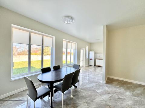 комерційна за адресою Центральна вул., 142