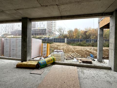 комерційна за адресою Кирила Студинського вул., 4