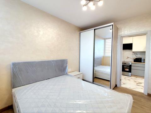 квартира за адресою Сім'ї Стешенків вул. (Тимофія Строкача), 9