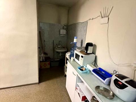 комерційна за адресою Ревуцького вул., 23