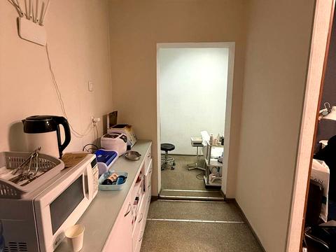 комерційна за адресою Ревуцького вул., 23