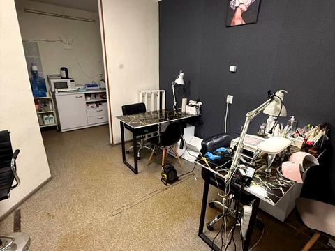 комерційна за адресою Ревуцького вул., 23