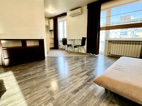 квартира за адресою Квартальна вулиц вул. (Гладкова), 16