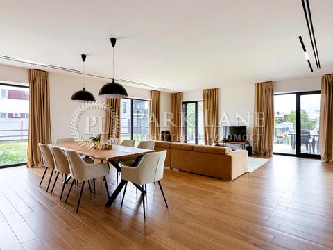 дом по адресу с. Осещина, Центральна, 31