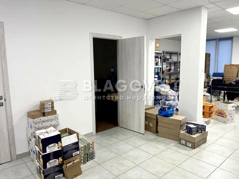 комерційна за адресою Регенераторна вул., 4 к6