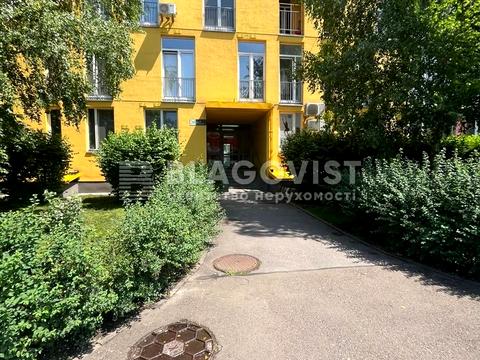 комерційна за адресою Регенераторна вул., 4 к6