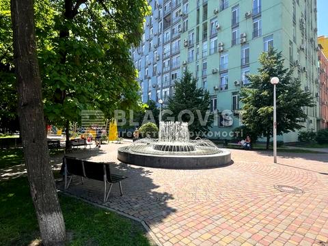 комерційна за адресою Регенераторна вул., 4 к6