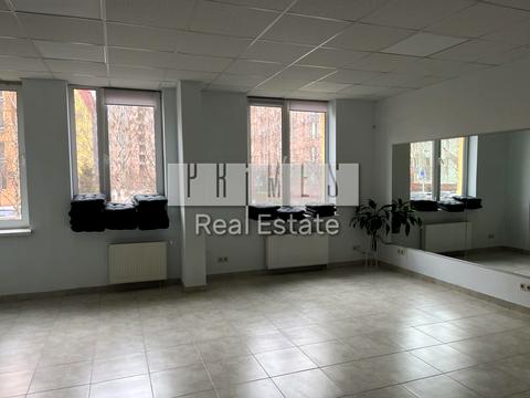 комерційна за адресою Регенераторна вул., 4 к11