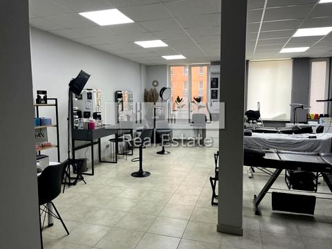 комерційна за адресою Регенераторна вул., 4 к16