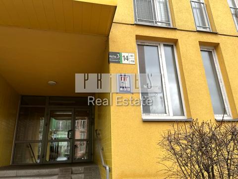 комерційна за адресою Регенераторна вул., 4