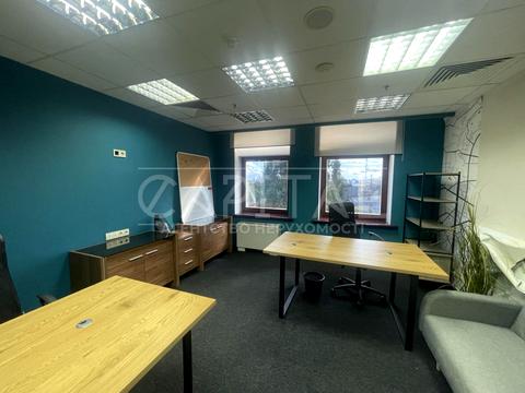 комерційна за адресою Богдана Хмельницького вул., 52