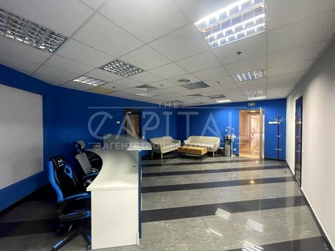 комерційна за адресою Богдана Хмельницького вул., 52