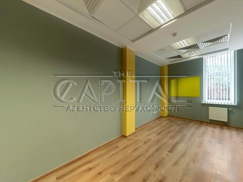 комерційна за адресою Дмитрівська вул., 94