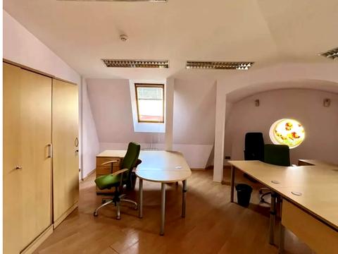 комерційна за адресою Володимирська вул., 97/37