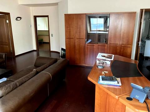 комерційна за адресою Володимирська вул., 97/37