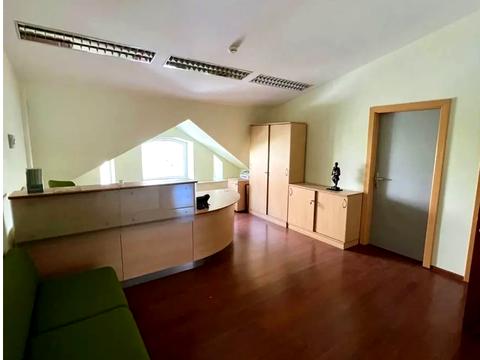 комерційна за адресою Володимирська вул., 97/37