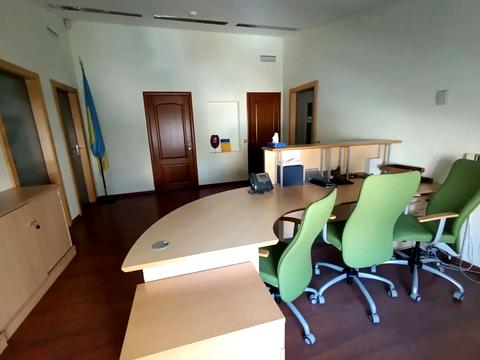 комерційна за адресою Володимирська вул., 97/37