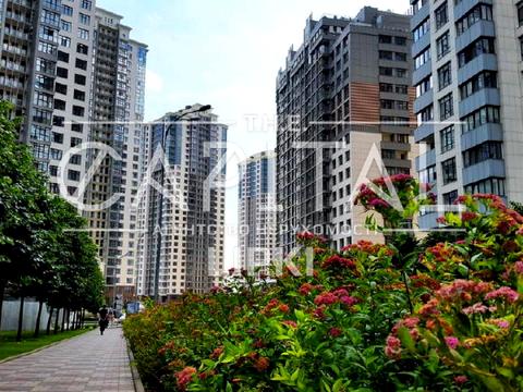 паркомісце за адресою Андрія Верхогляда вул. (Михайла Драгомирова), 14