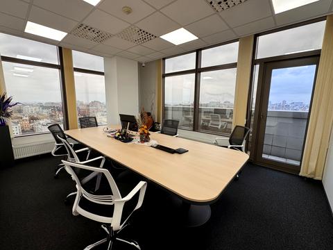 комерційна за адресою Богдана Хмельницького вул., 19/21