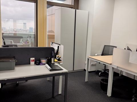 комерційна за адресою Богдана Хмельницького вул., 19/21