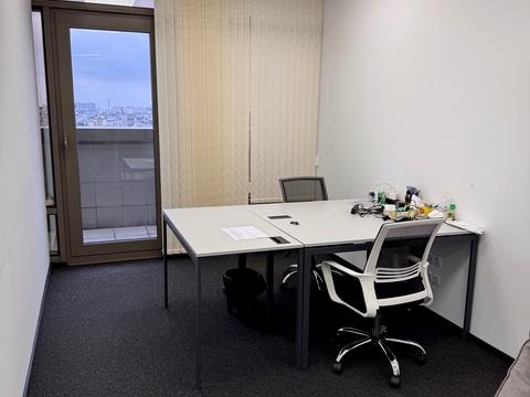 комерційна за адресою Богдана Хмельницького вул., 19/21