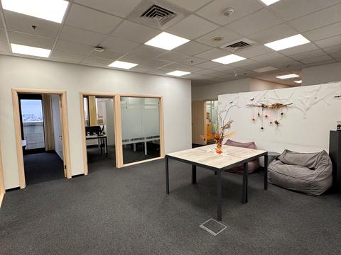 комерційна за адресою Богдана Хмельницького вул., 19/21