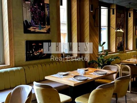 комерційна за адресою Софіївська вул., 14