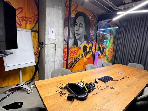 комерційна за адресою Богдана Хмельницького вул., 19/21