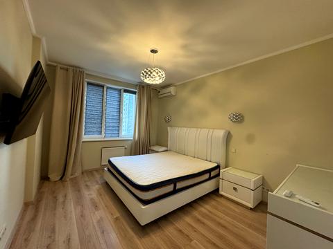 квартира за адресою Дніпровська набережна вул., 14-Б