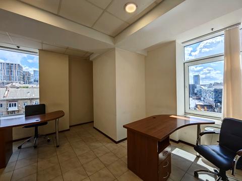 комерційна за адресою Антоновича вул. (Горького), 172