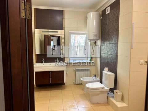 будинок за адресою майдан Незалежності пл.