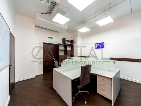 комерційна за адресою Євгена Коновальця вул. (Щорса), 44