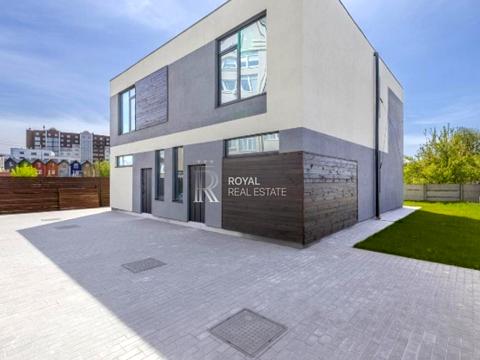 будинок за адресою Квітнева вул., 1