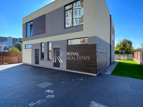 будинок за адресою Квітнева вул., 1