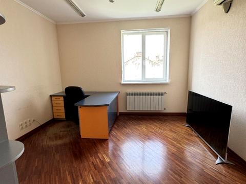 комерційна за адресою Городоцька вул., 233