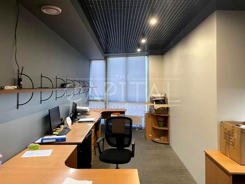 комерційна за адресою Харківське шосе, 19