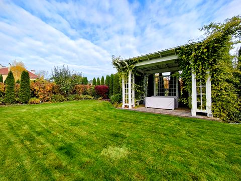 будинок за адресою Ясна