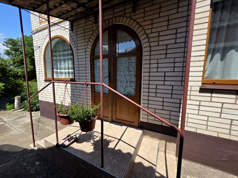 будинок за адресою Набережна вул.