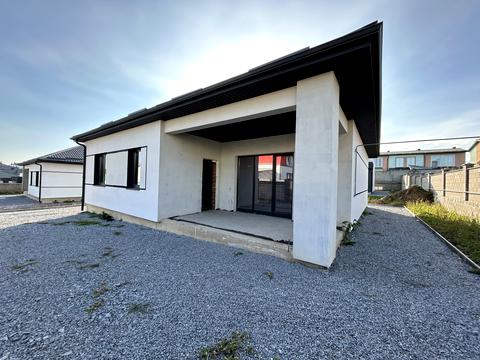 дом по адресу Кулика і Гудачека ул. (Макарова)