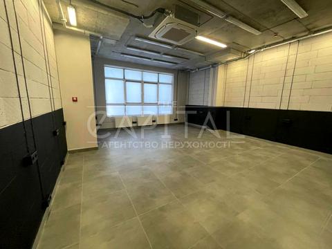 коммерческая по адресу Степана Бандеры просп. (Московський), 8г