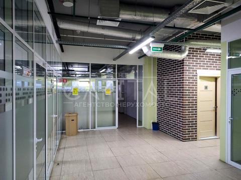 комерційна за адресою Вацлава Гавела бульв. (Івана Лепсе), 1/28