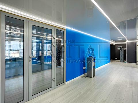 комерційна за адресою Миколи Бажана просп., 16